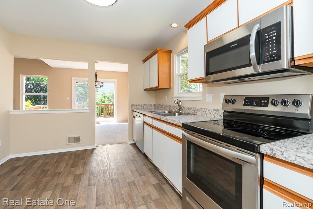 283 Whispering Hill Property Photo 11