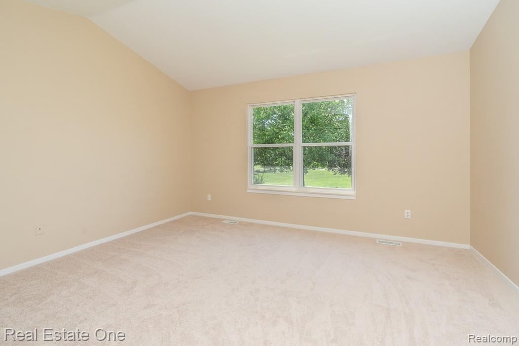 283 Whispering Hill Property Photo 13