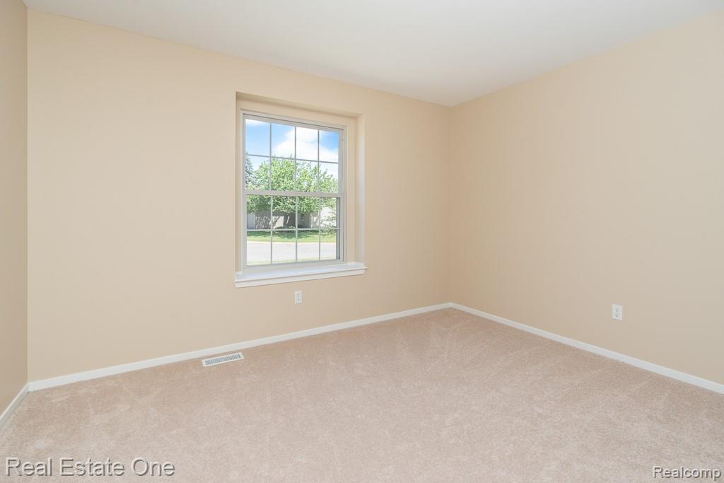 283 Whispering Hill Property Photo 17