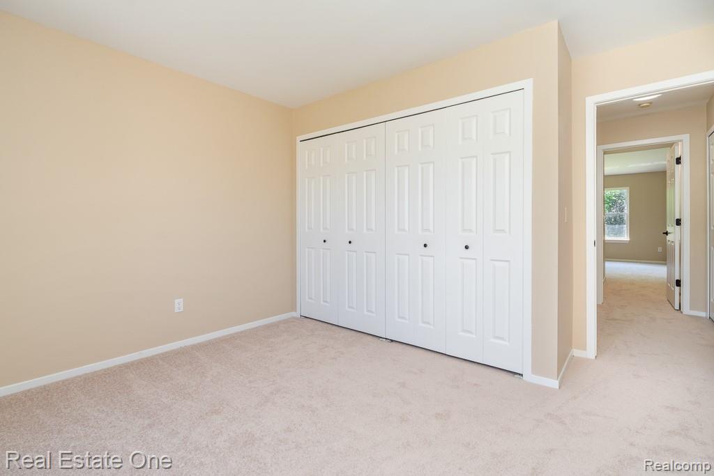 283 Whispering Hill Property Photo 18
