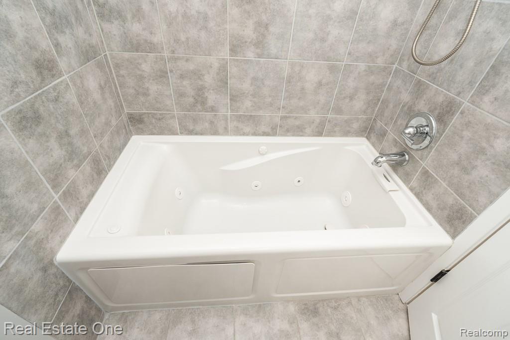 283 Whispering Hill Property Photo 20