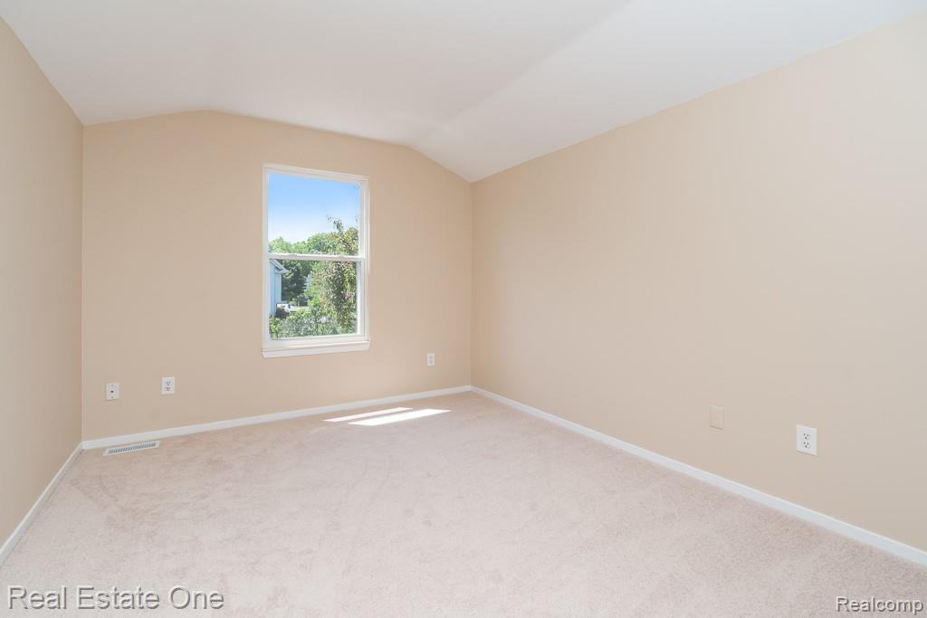283 Whispering Hill Property Photo 23