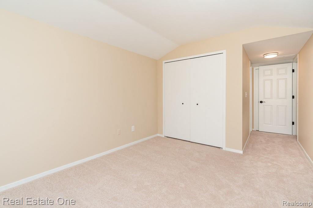 283 Whispering Hill Property Photo 24