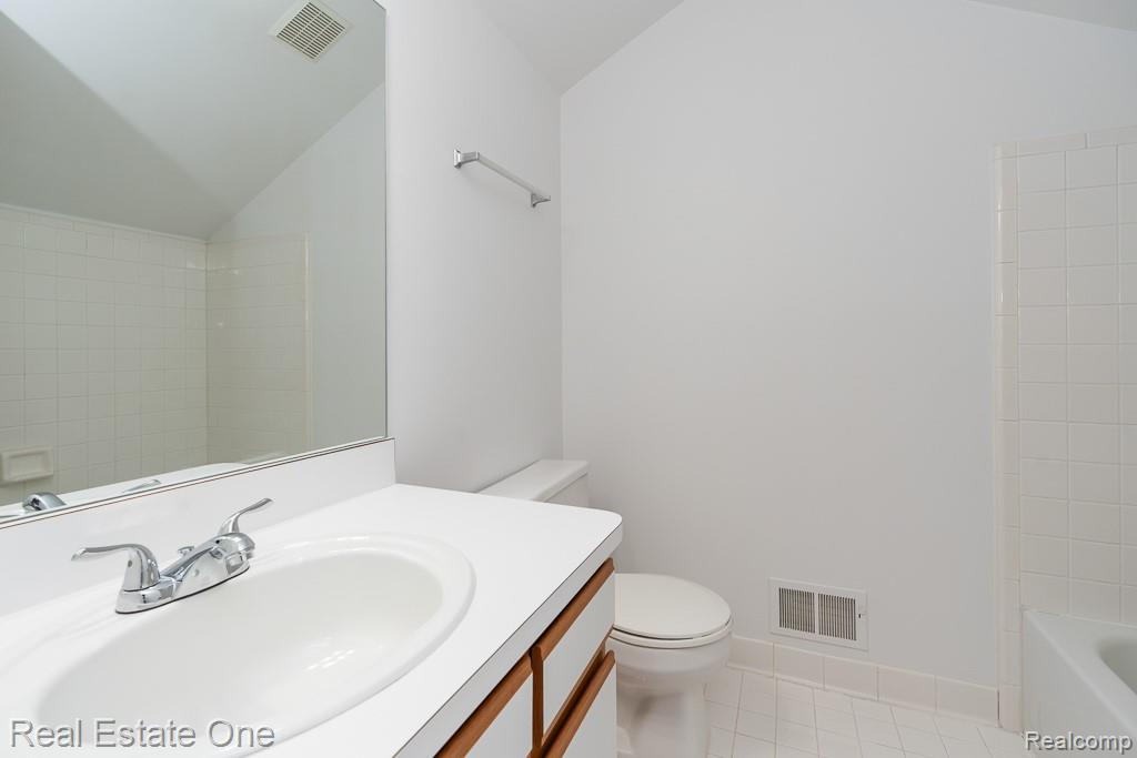 283 Whispering Hill Property Photo 25
