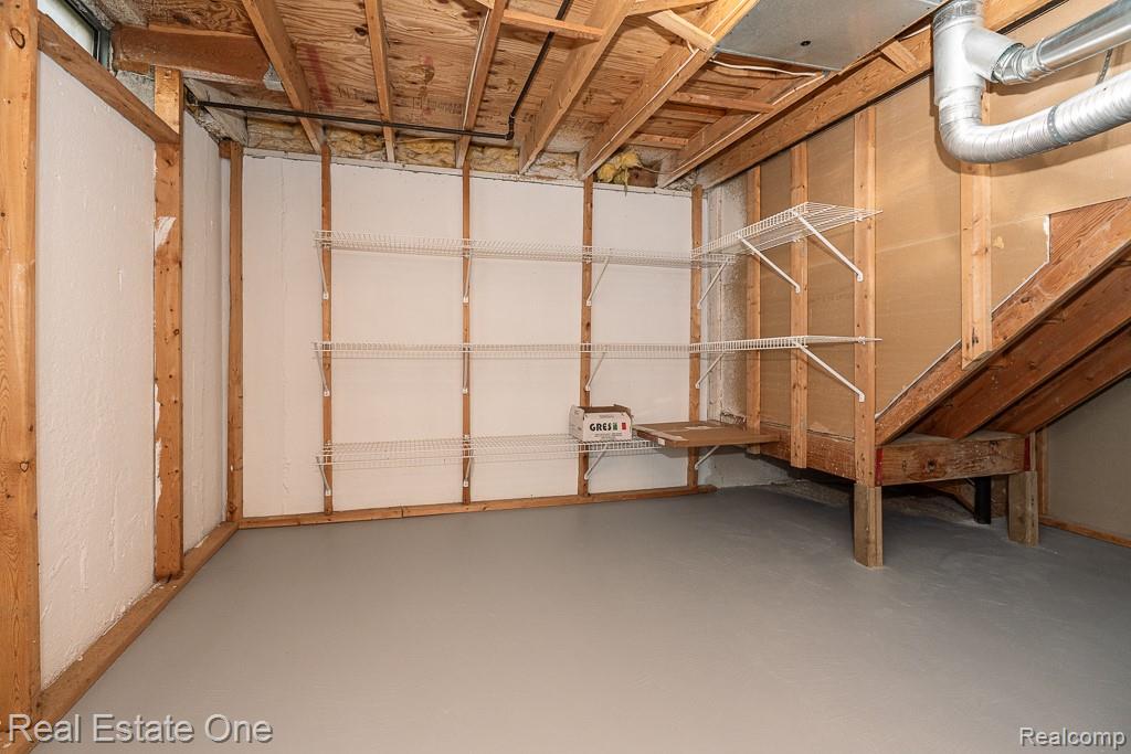 283 Whispering Hill Property Photo 35