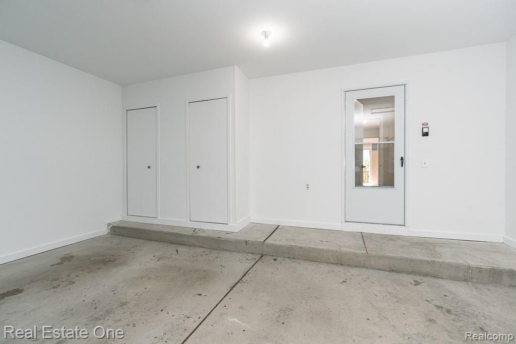 283 Whispering Hill Property Photo 36