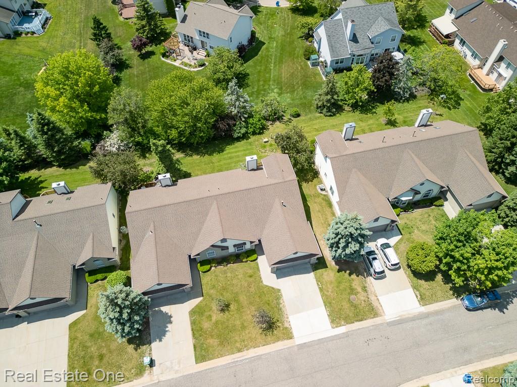 283 Whispering Hill Property Photo 40