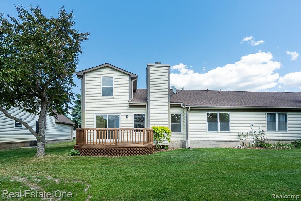 283 Whispering Hill Property Photo 44