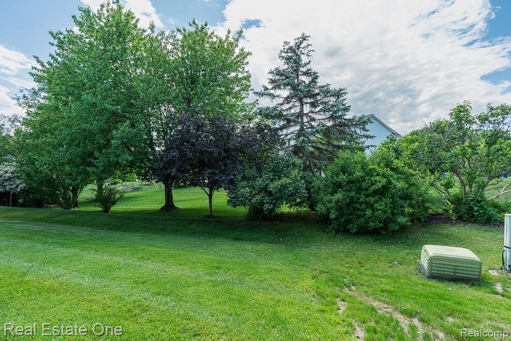 283 Whispering Hill Property Photo 49