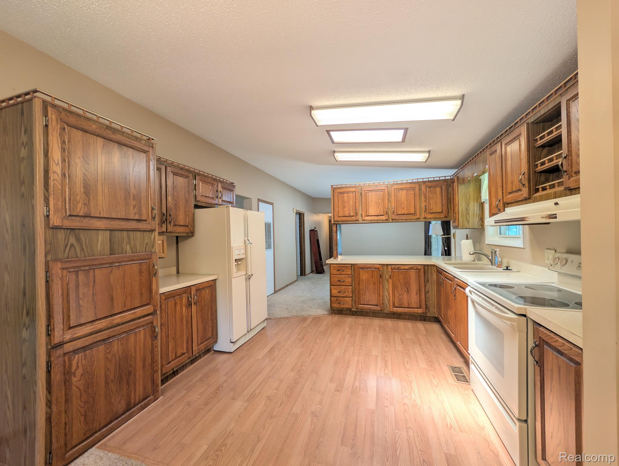 636 Park View Property Photo 2