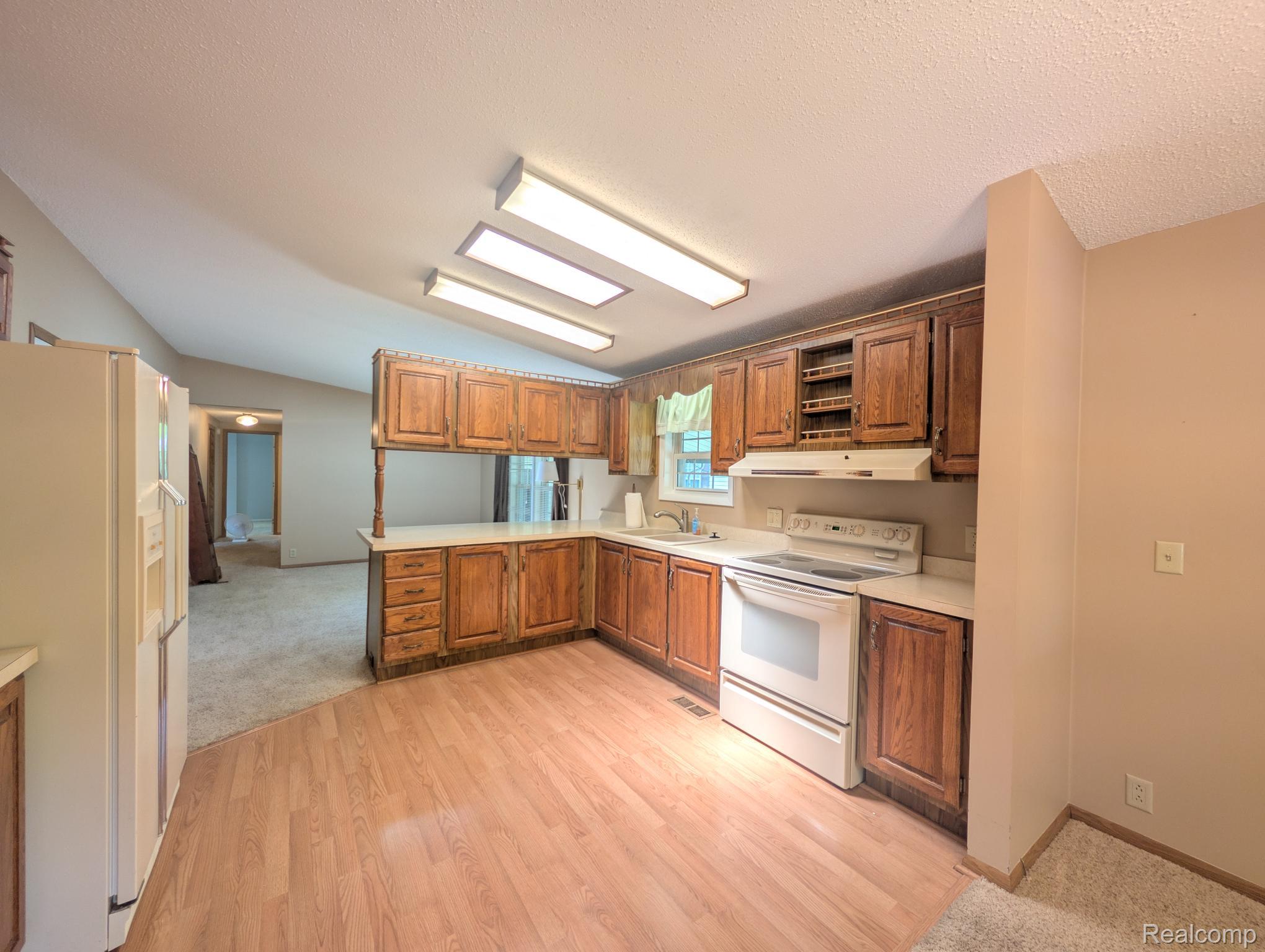 636 Park View Property Photo 4