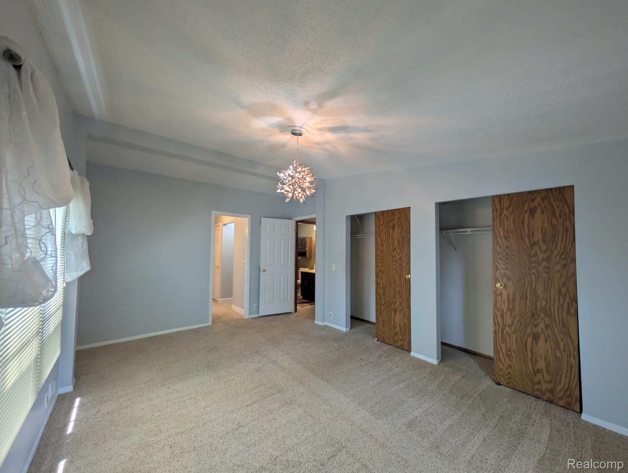 636 Park View Property Photo 8
