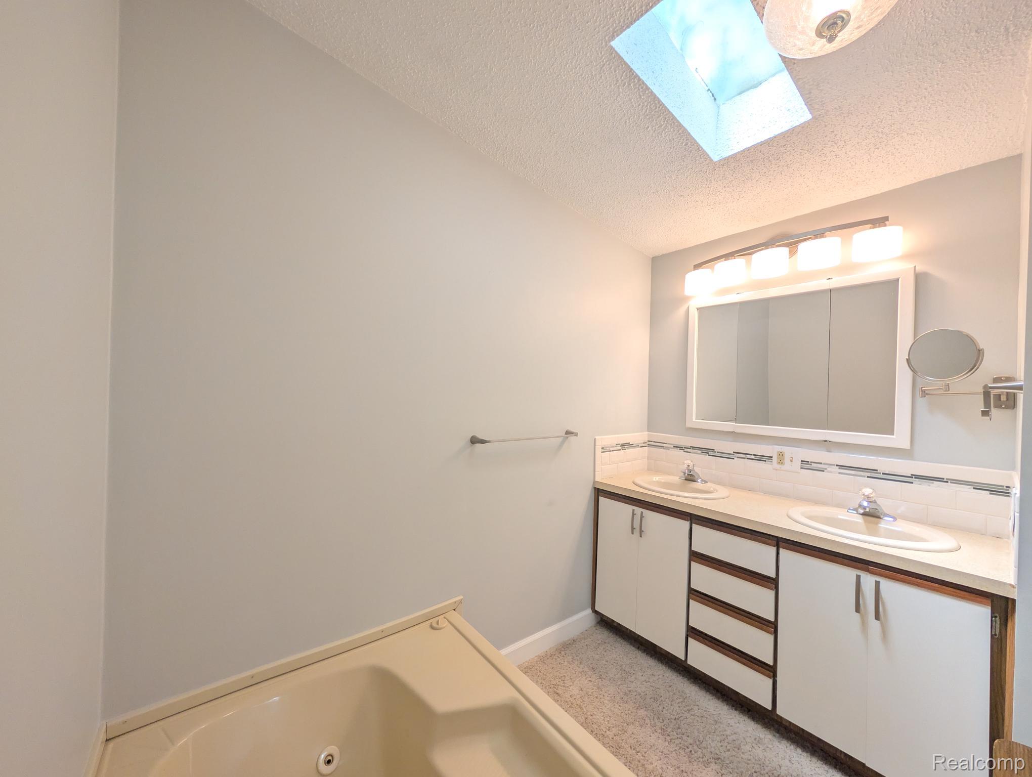 636 Park View Property Photo 10