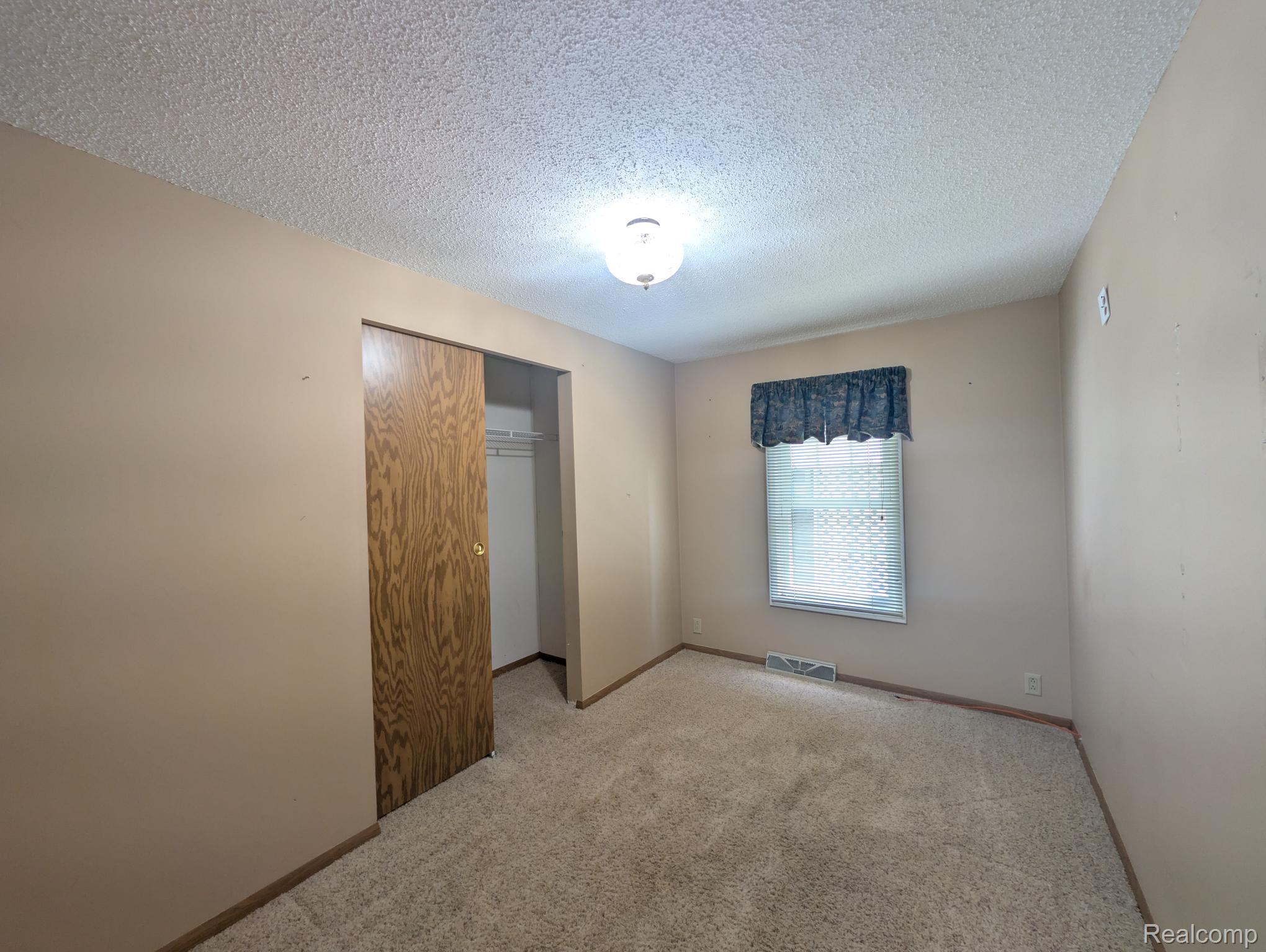 636 Park View Property Photo 13