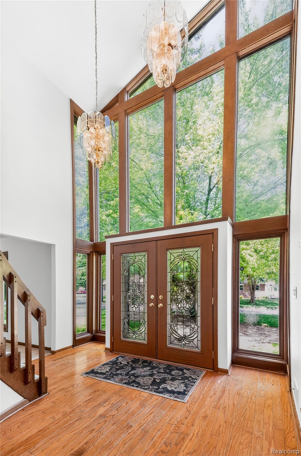 8027 Berkshire Drive Property Photo 4