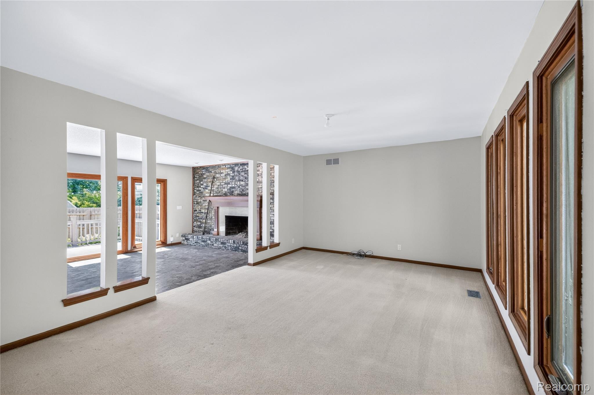 8027 Berkshire Drive Property Photo 13