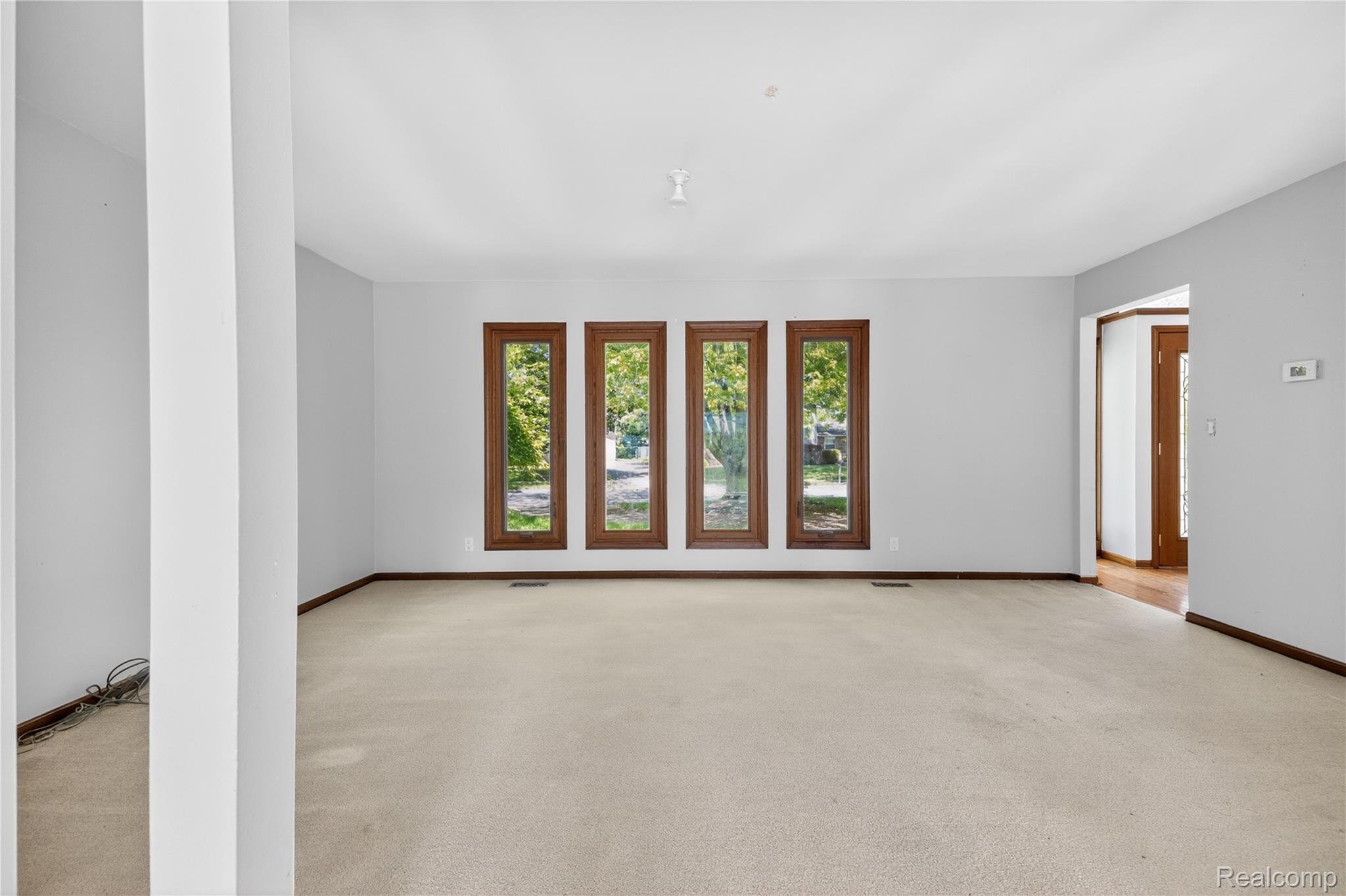 8027 Berkshire Drive Property Photo 14