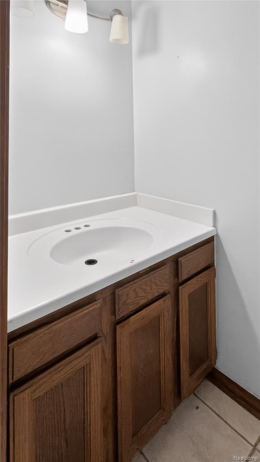 8027 Berkshire Drive Property Photo 17