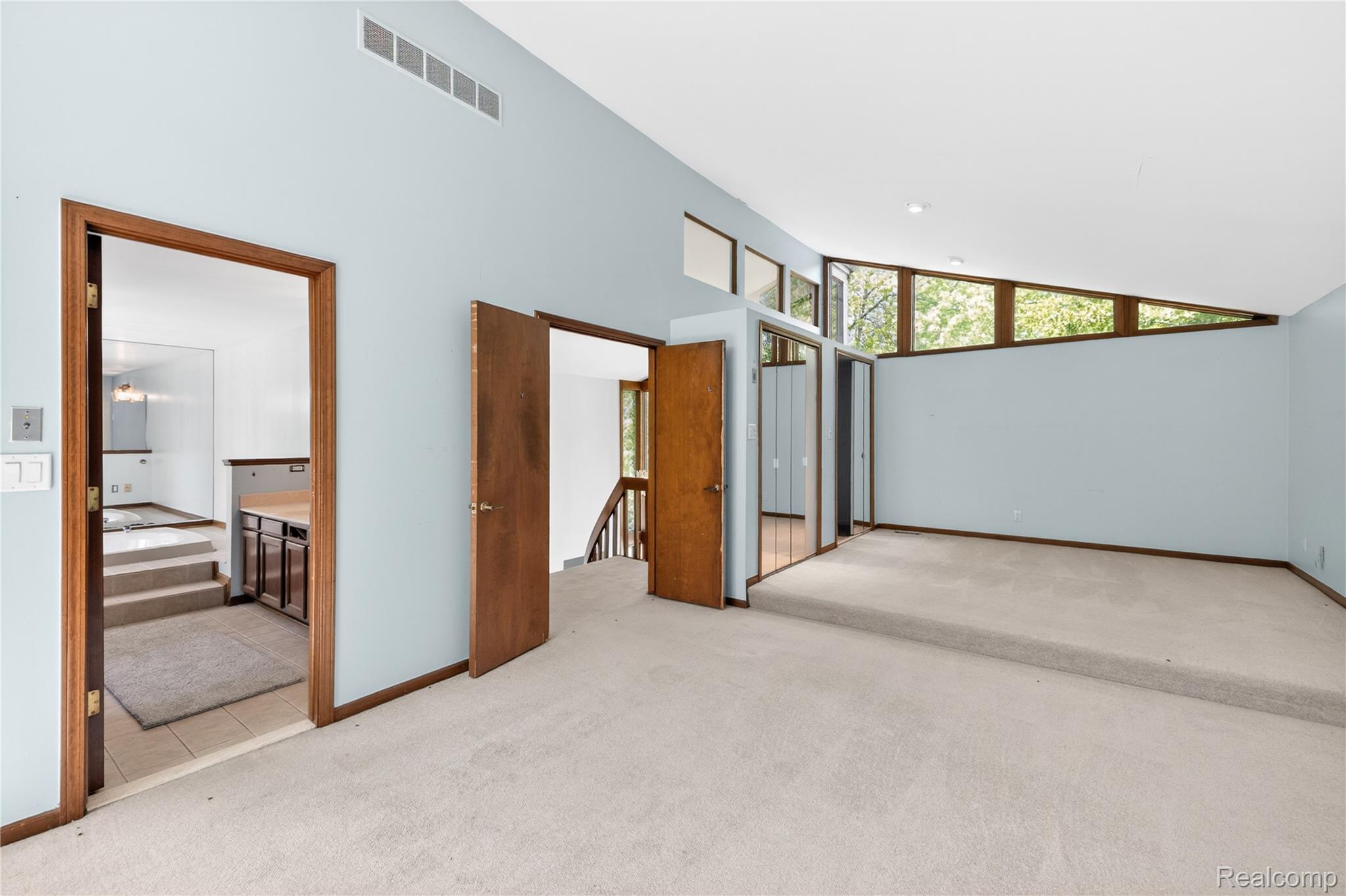 8027 Berkshire Drive Property Photo 22