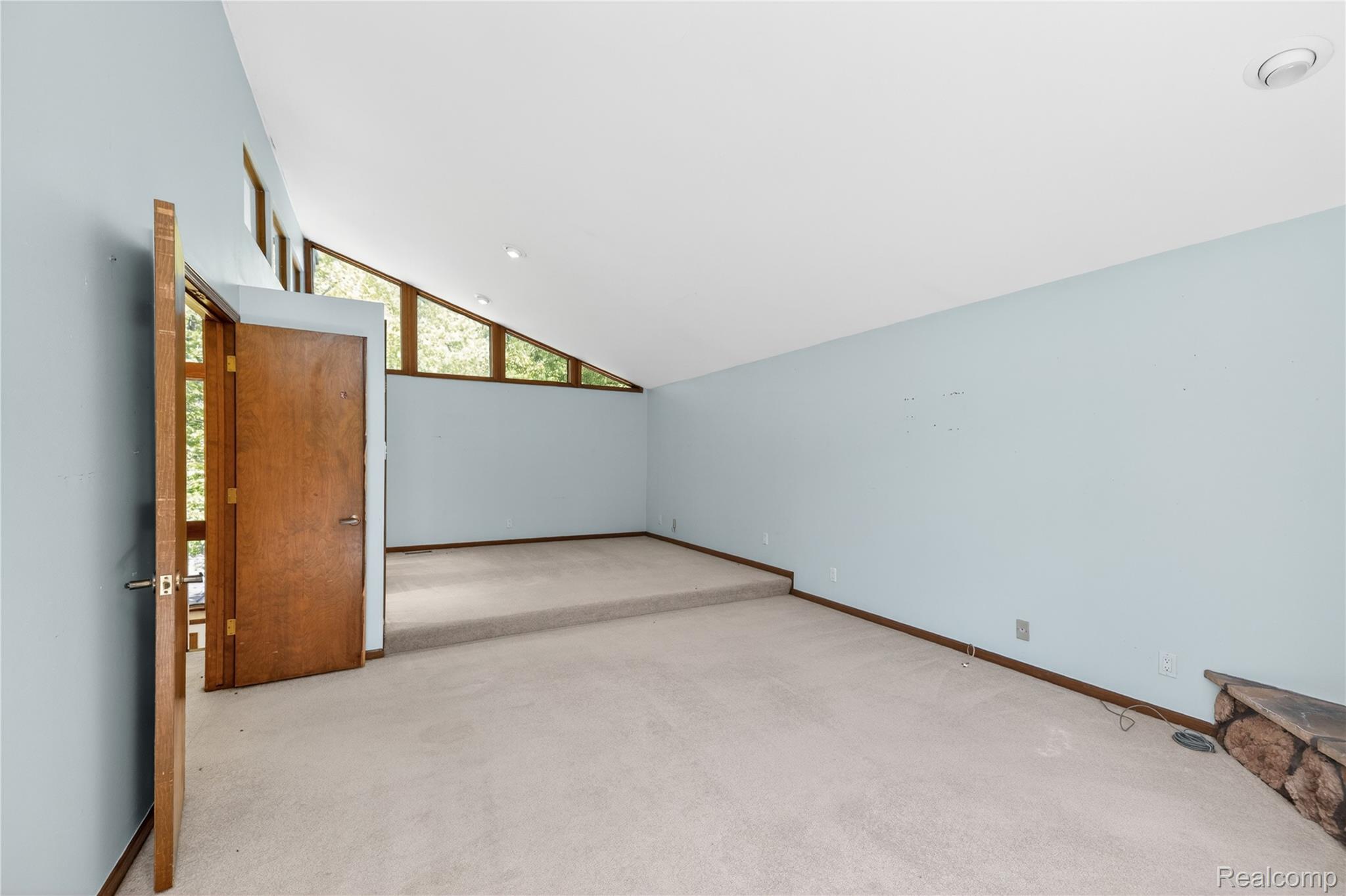 8027 Berkshire Drive Property Photo 23