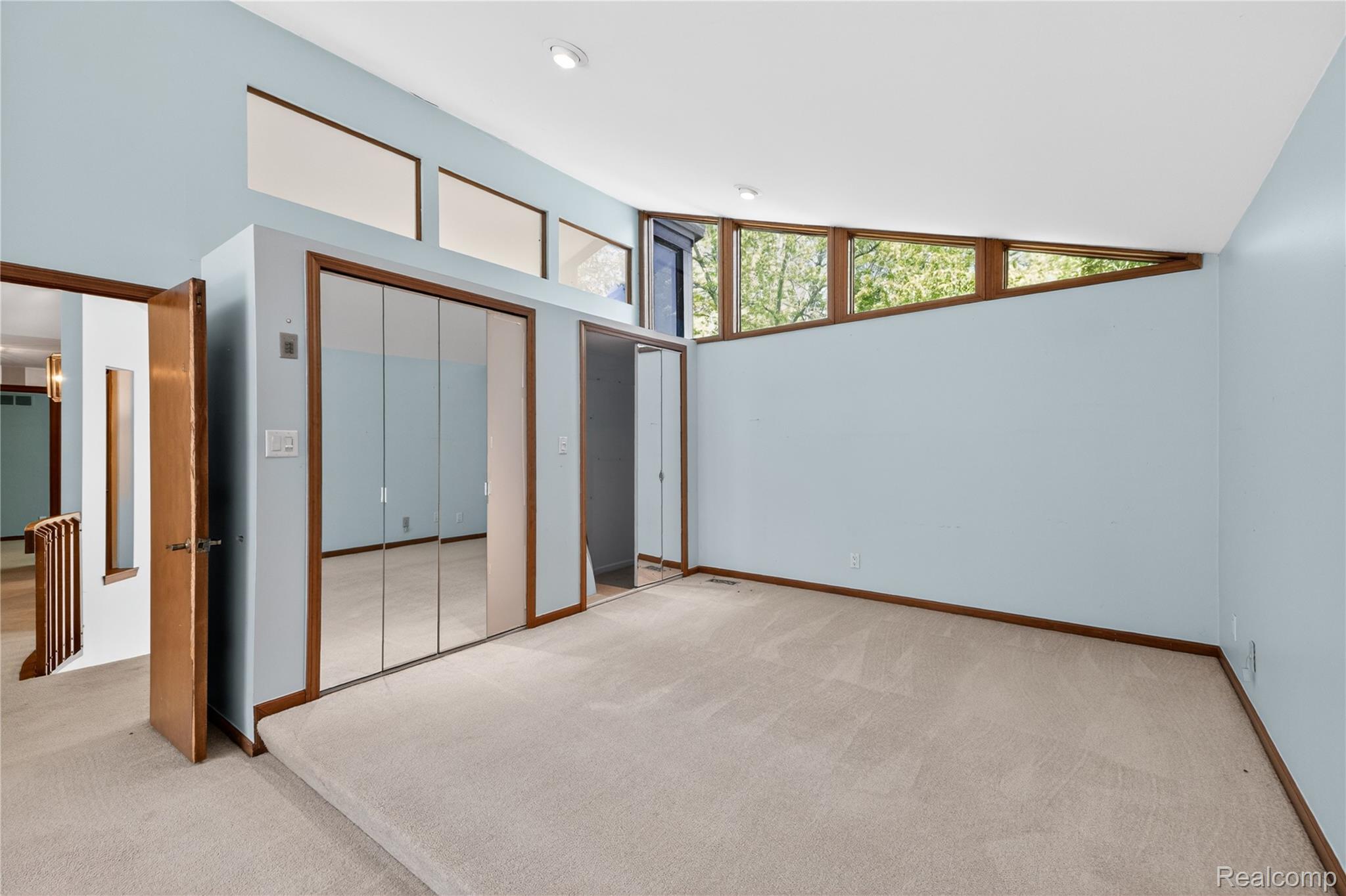 8027 Berkshire Drive Property Photo 24