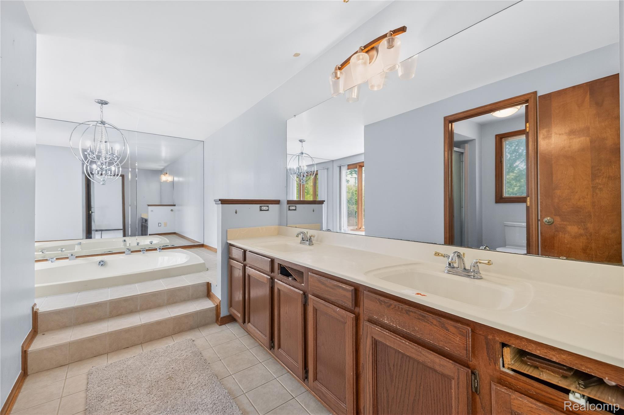 8027 Berkshire Drive Property Photo 26