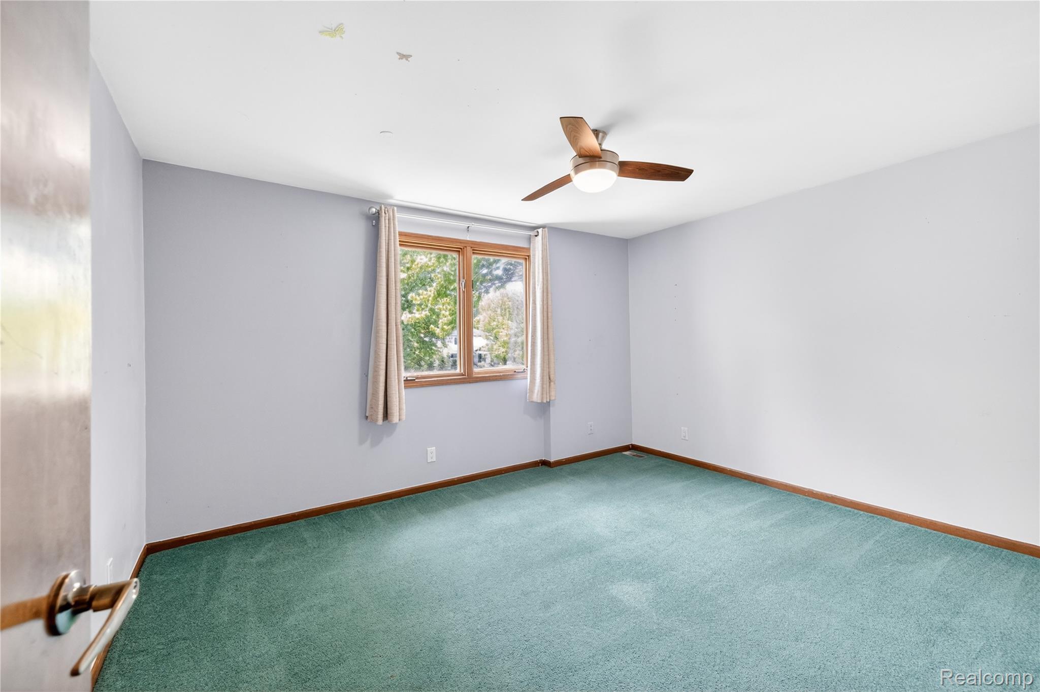 8027 Berkshire Drive Property Photo 29
