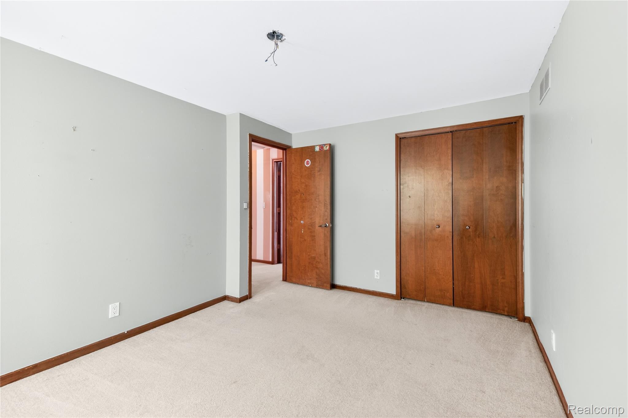 8027 Berkshire Drive Property Photo 33