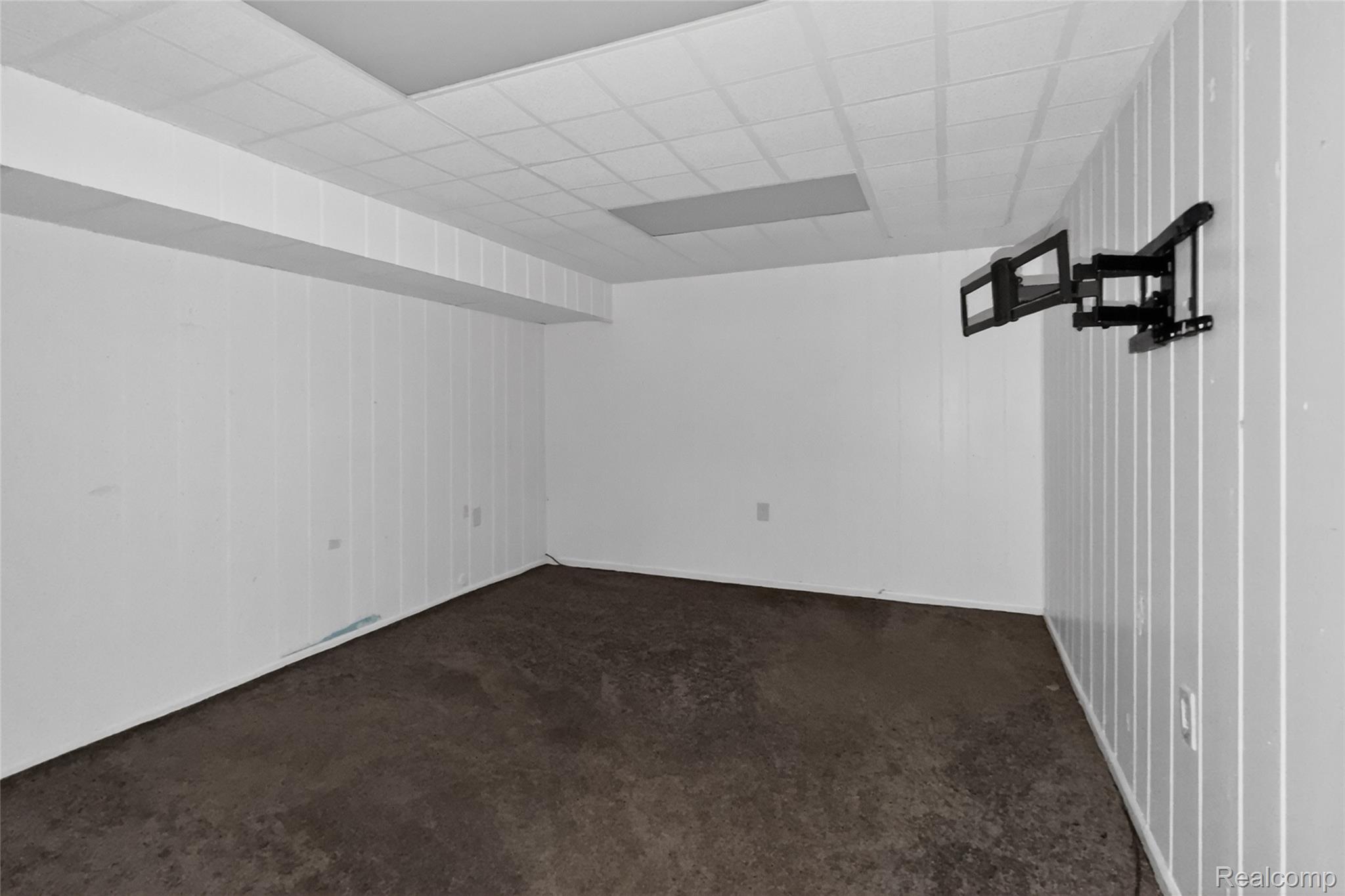 8027 Berkshire Drive Property Photo 34