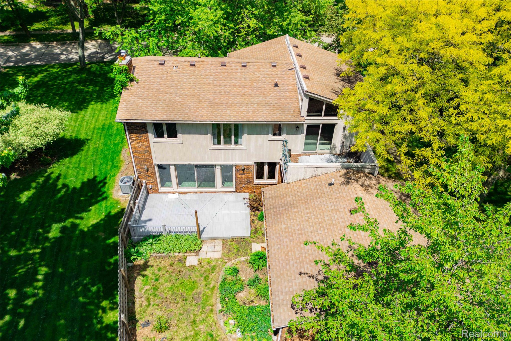 8027 Berkshire Drive Property Photo 40