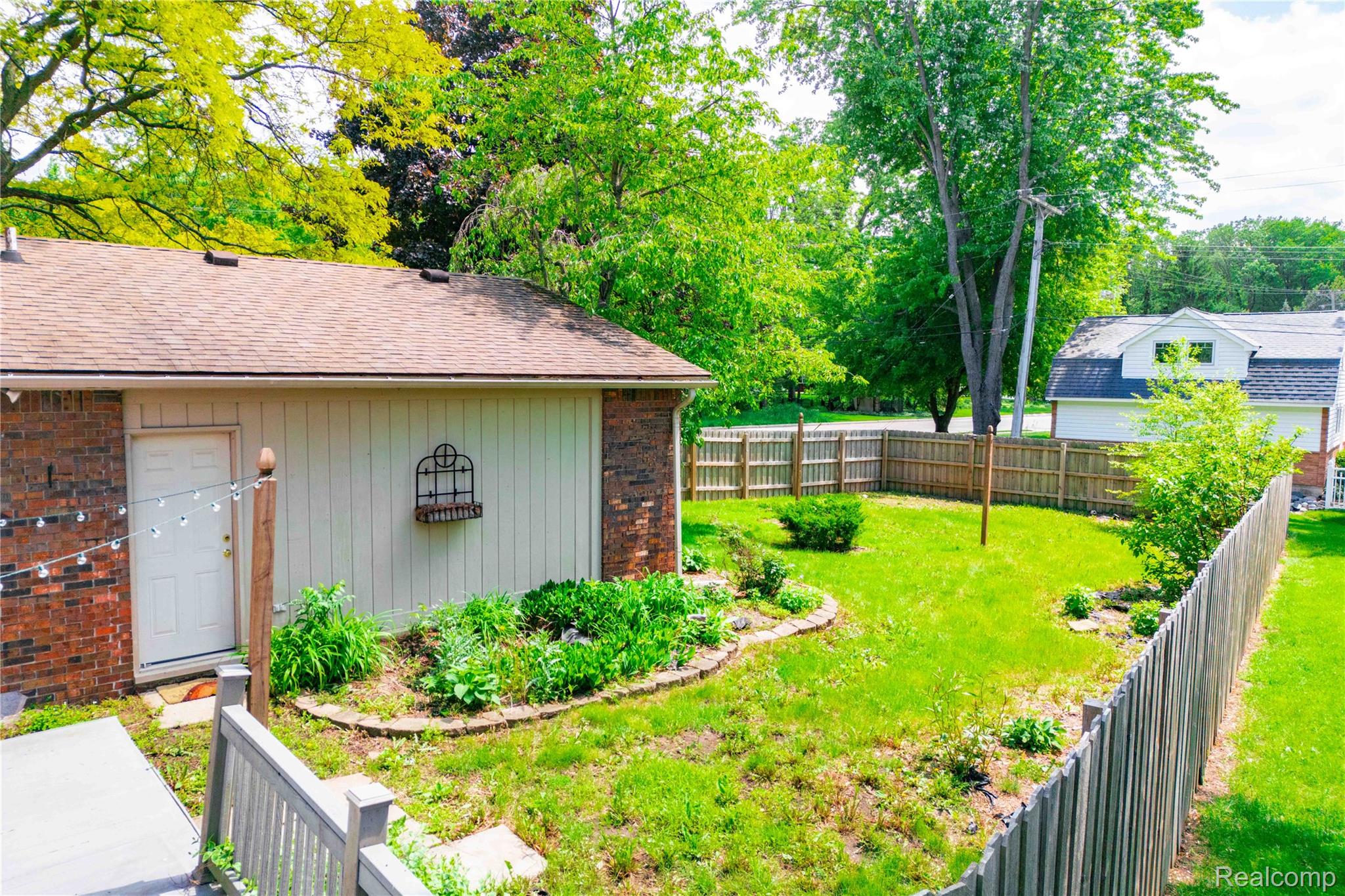 8027 Berkshire Drive Property Photo 43