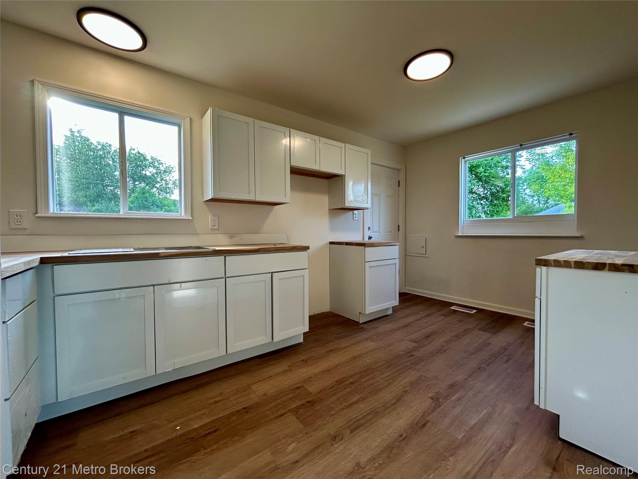 6187 Eldon Road Property Photo 4
