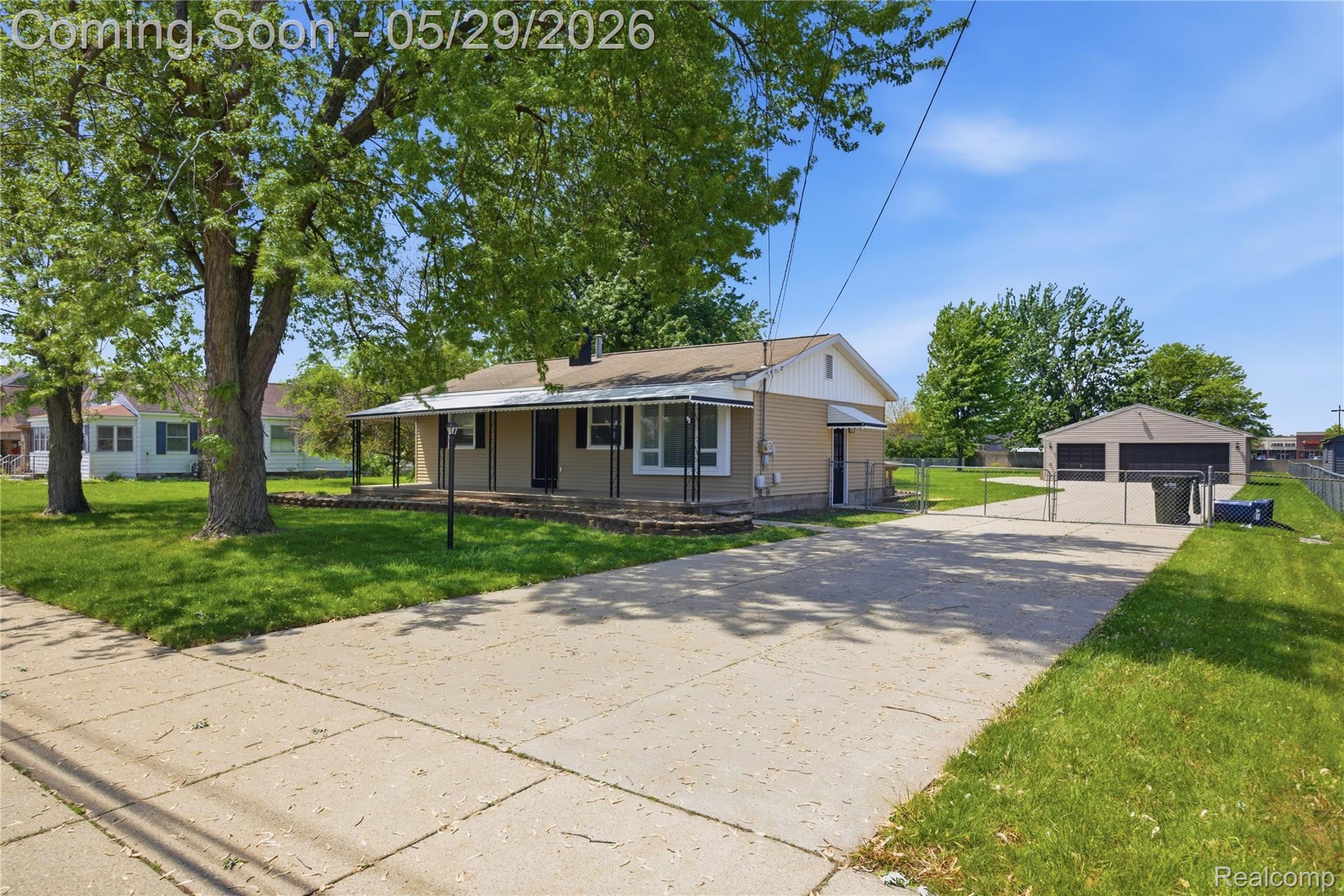 37257 Dundee Street Property Photo 4