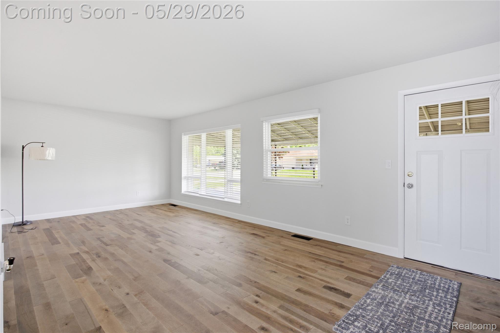 37257 Dundee Street Property Photo 6