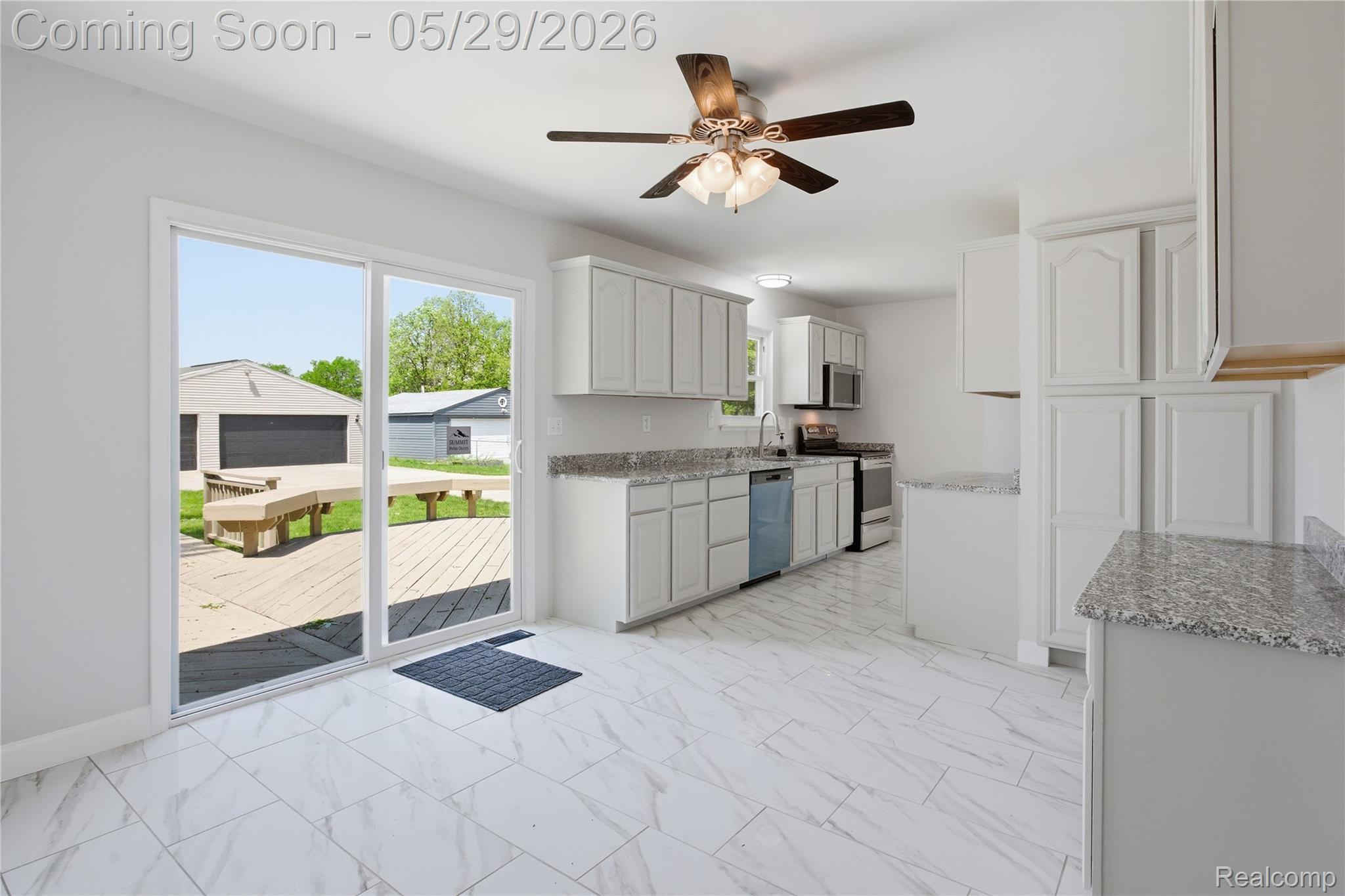 37257 Dundee Street Property Photo 9