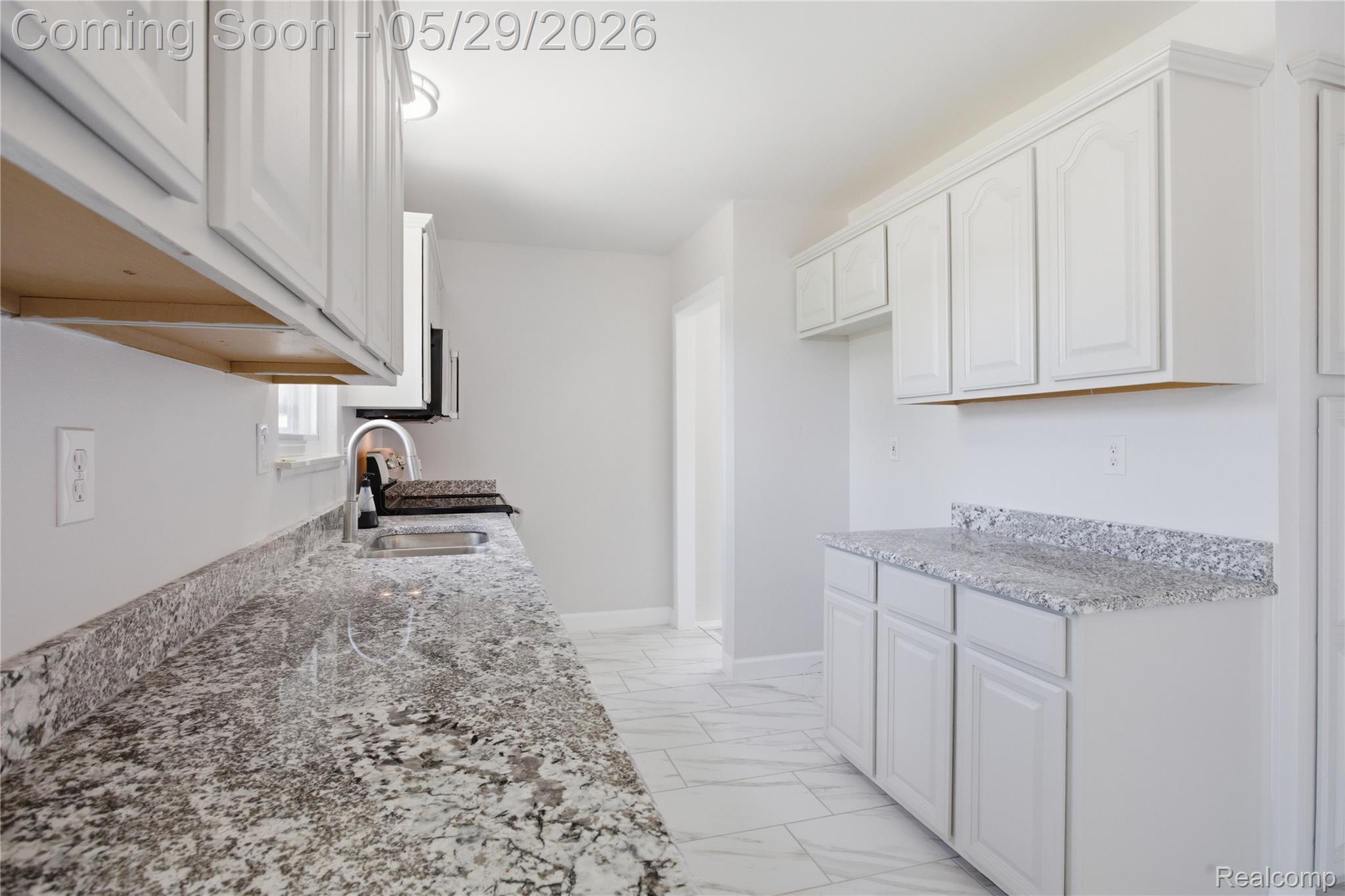 37257 Dundee Street Property Photo 14