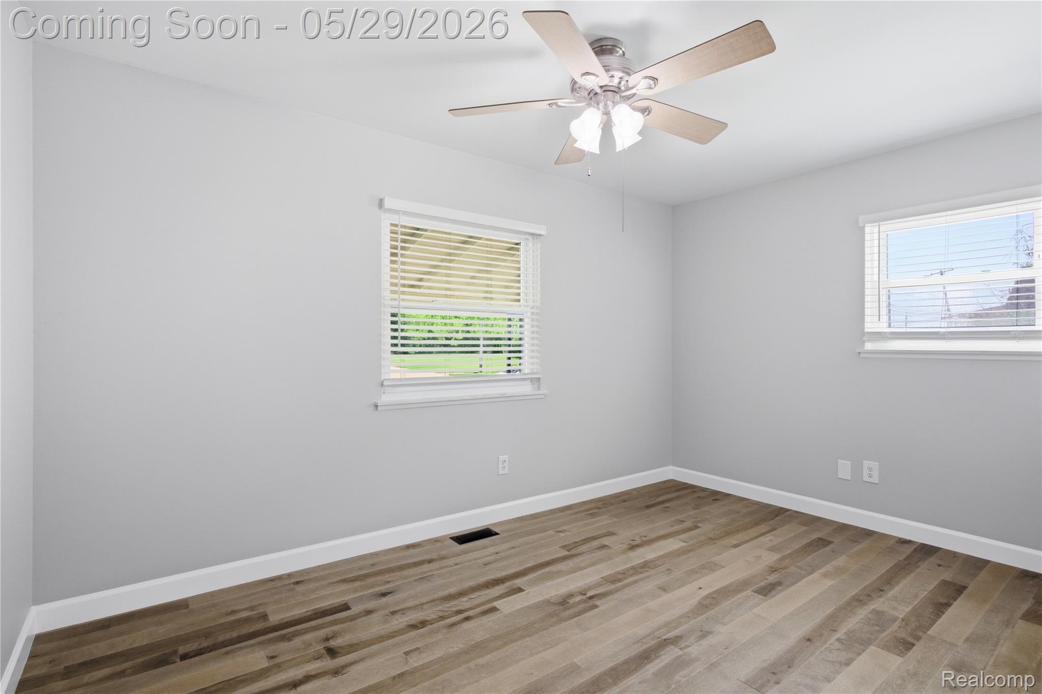 37257 Dundee Street Property Photo 18