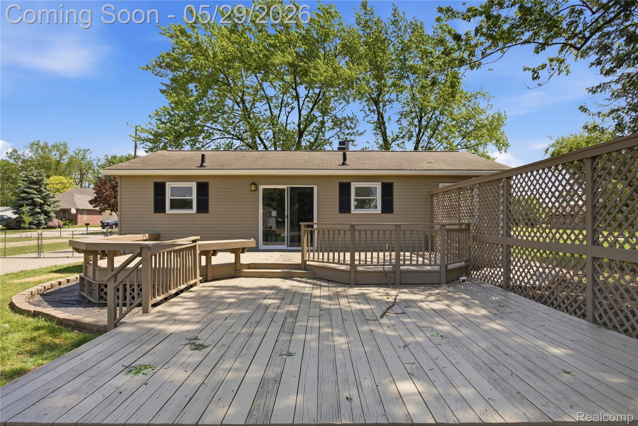 37257 Dundee Street Property Photo 34