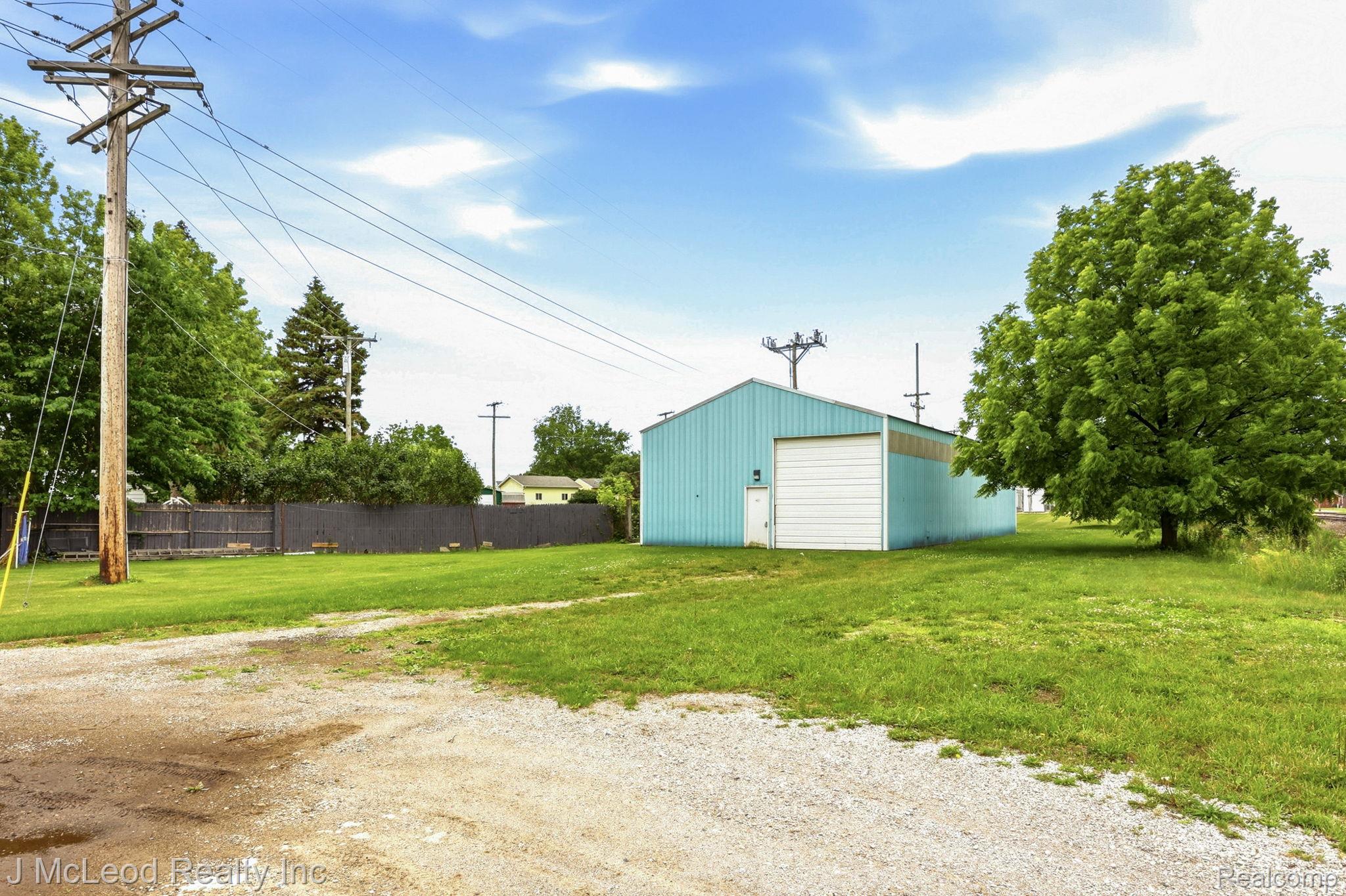 4714 Main Street Property Photo 2