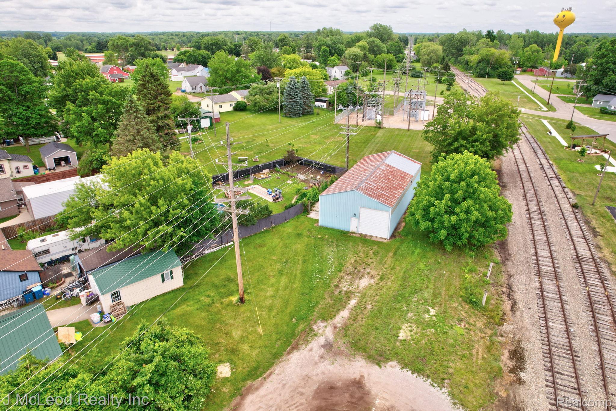 4714 Main Street Property Photo 5