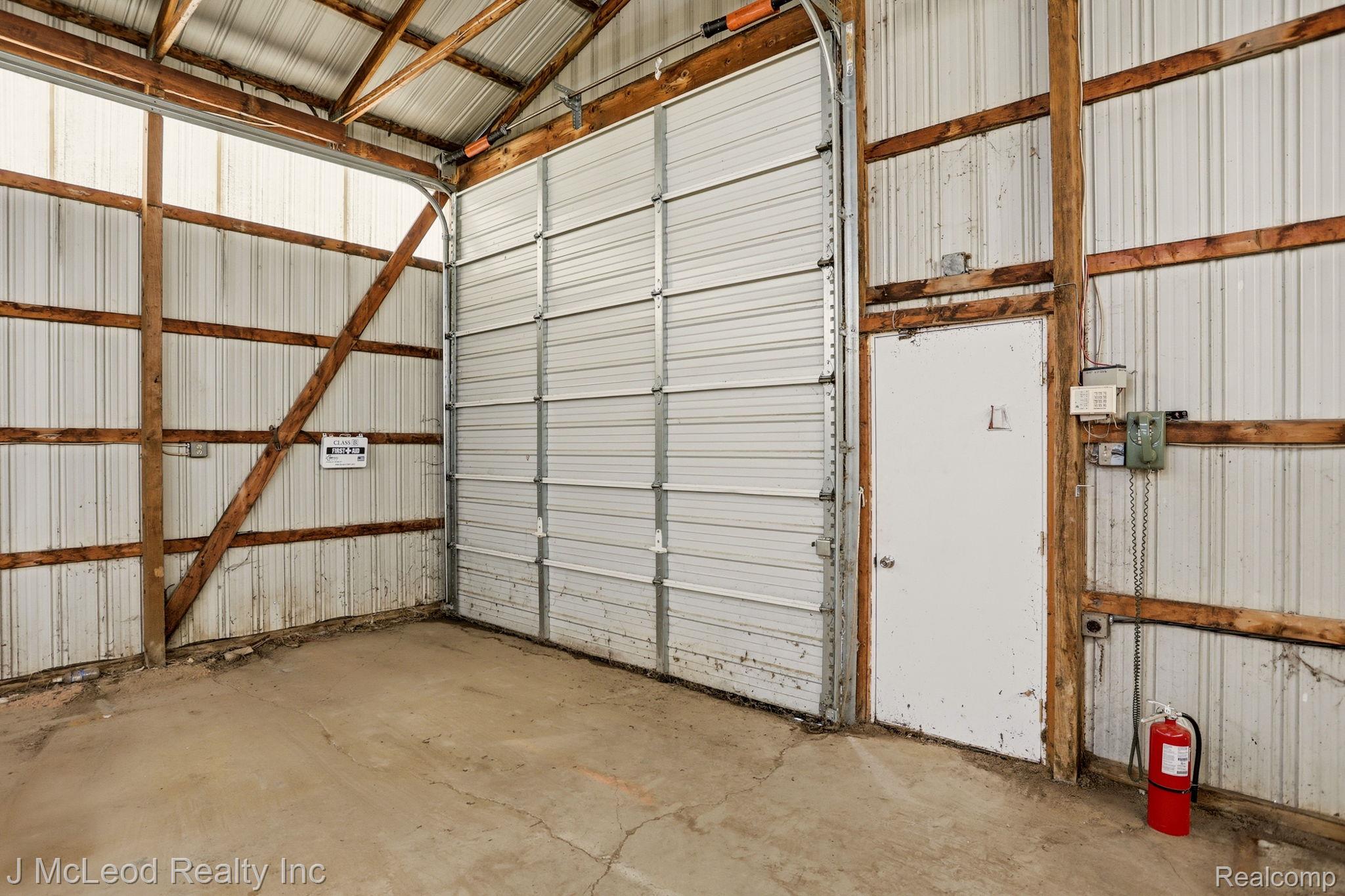 4714 Main Street Property Photo 9
