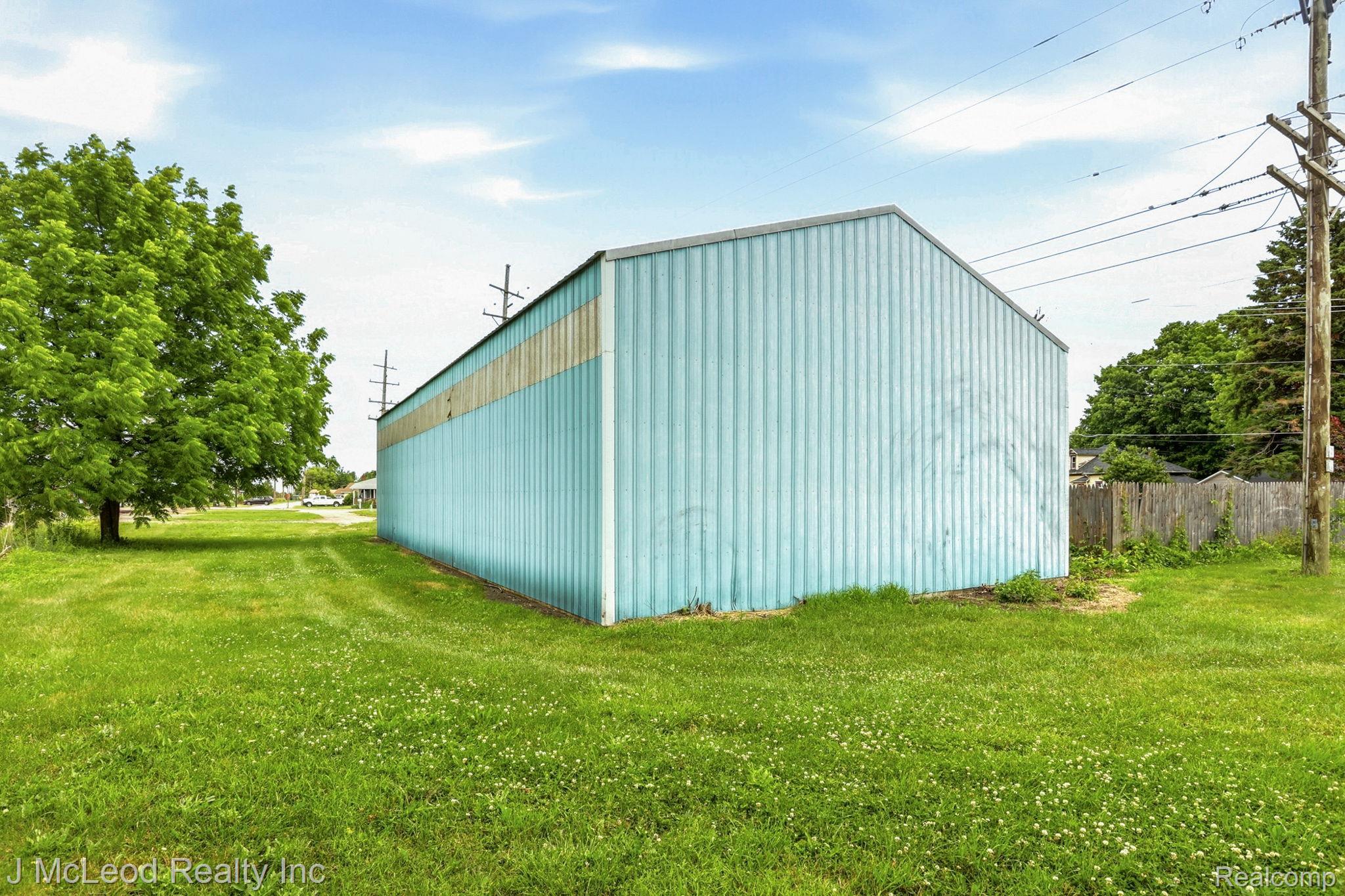 4714 Main Street Property Photo 15