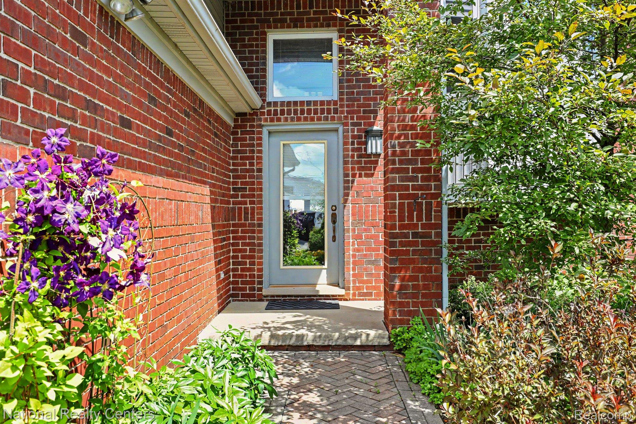 10368 Saint John Drive Property Photo 1
