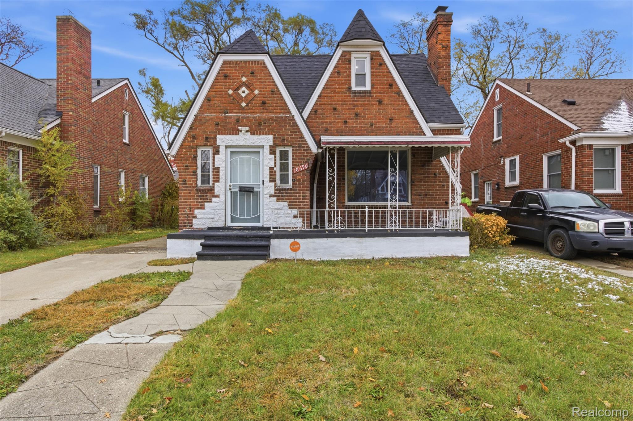 18690 Steel Street Property Photo 1