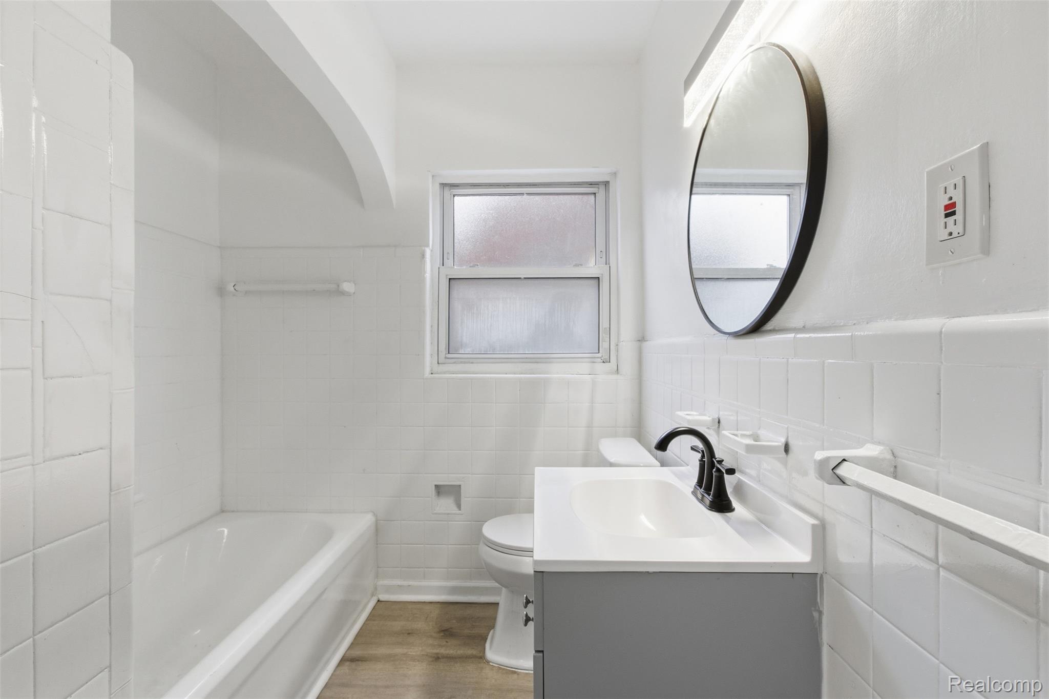 18690 Steel Street Property Photo 6