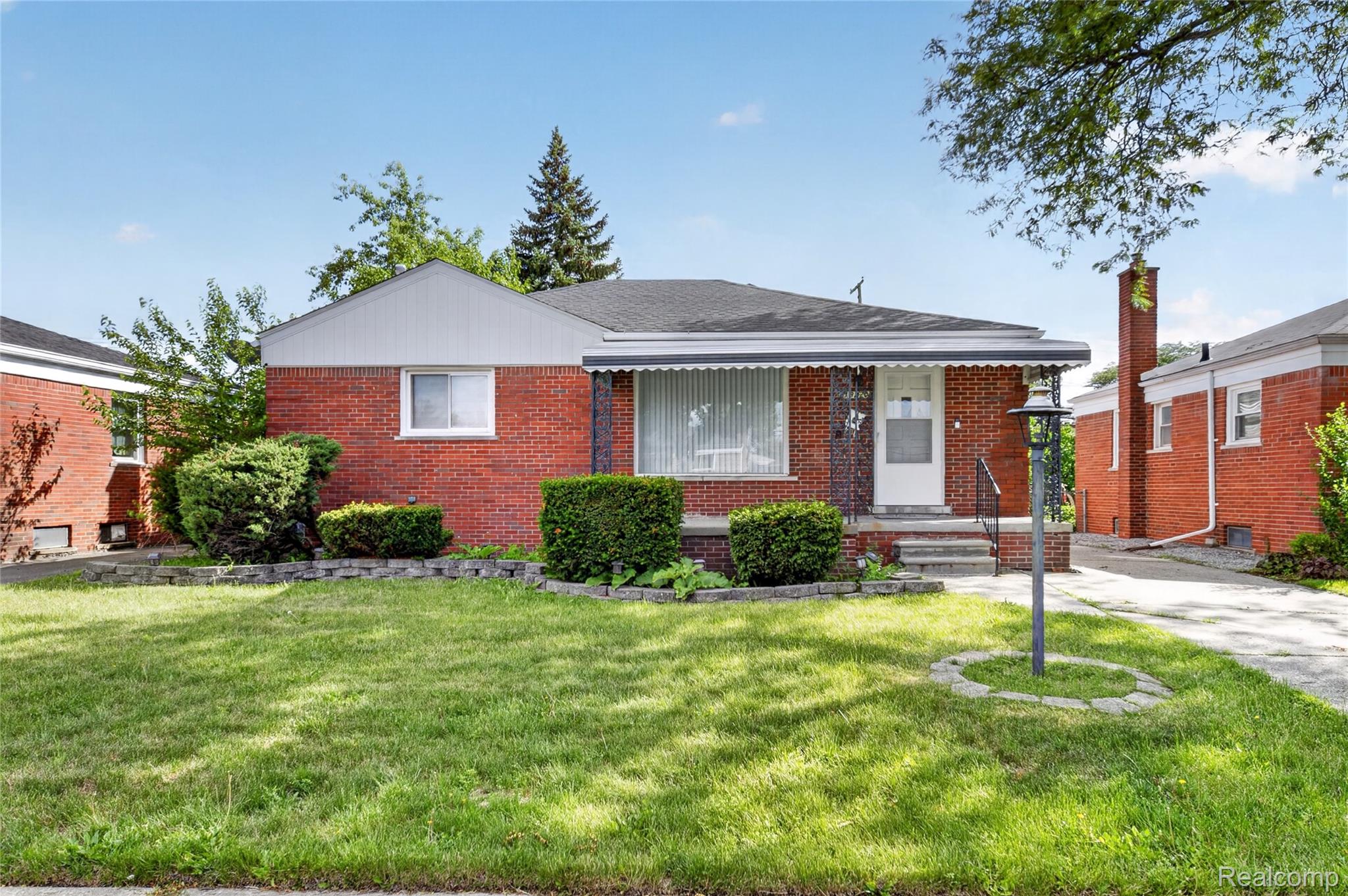 18270 Ash Avenue Property Photo 1
