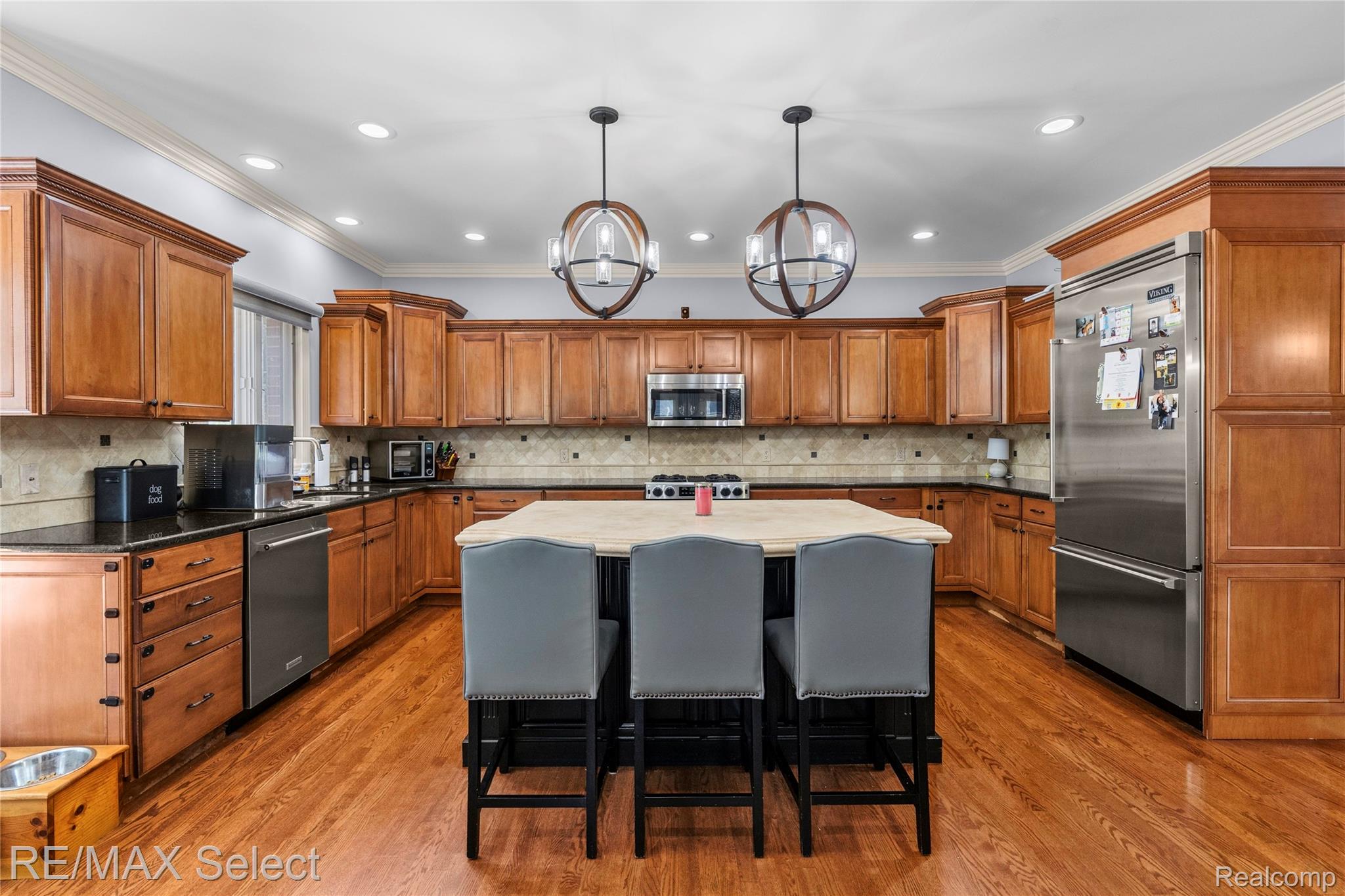 3334 Creekview Drive Property Photo 17