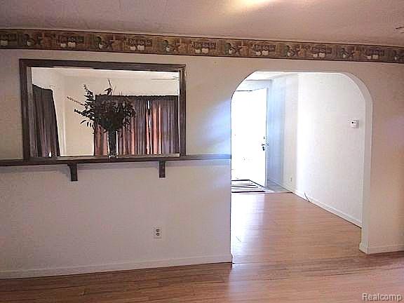 1050 W Mclean Avenue Property Photo 6