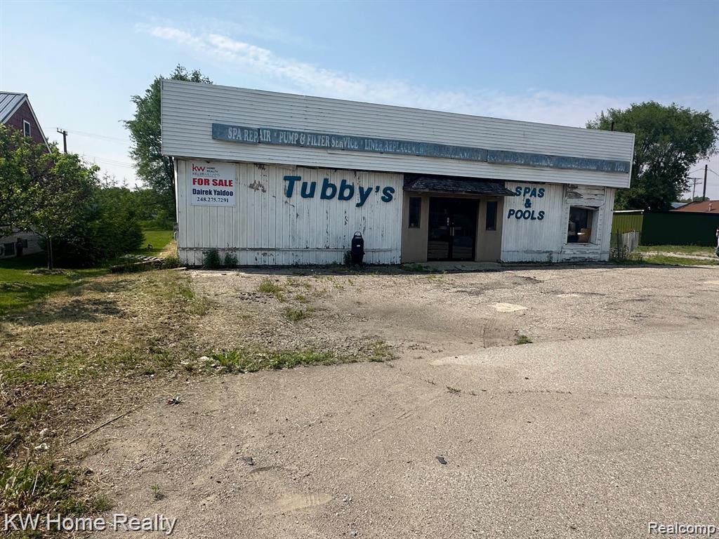 1215 E Caro Road Property Photo 1