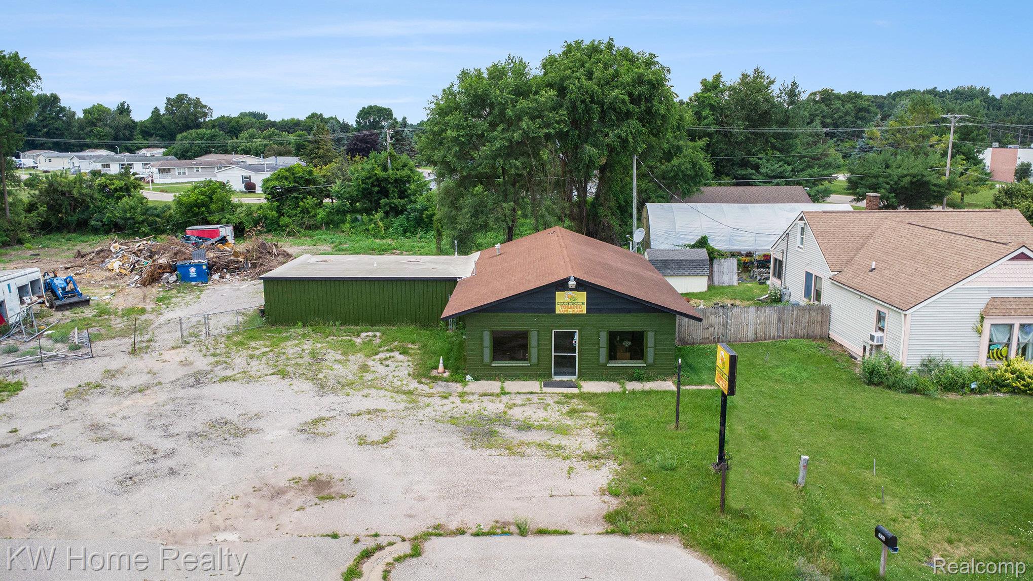 1223 E Caro Road Property Photo 1